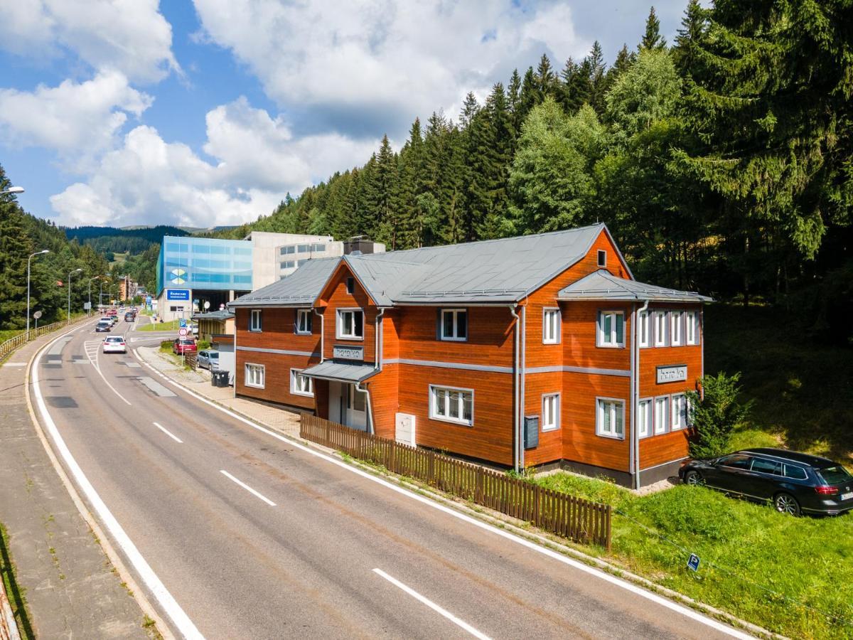 Apartman Liska V Peci - Apartmanovy Dum Horalka, 페츠 포트 스네스코우 외부 사진